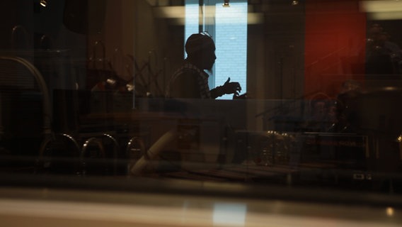 Omar Sosa und NDR Bigband im Studio © Melodia 