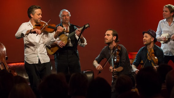 Konzertszene im Resonanzraum St. Pauli: "An Alehouse Session" mit den Barokksolistene © NDR Foto: Axel Herzig