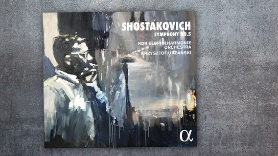 CD-Cover: Krzysztof Urbański & NDR Elbphilharmonie Orchester - Dmitrij Schostakowitsch, Sinfonie Nr. 5 © Alpha 