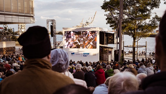 Eindrücke von der Opening Night des NDR Elbphilharmonie Orchesters © NDR Foto: Peter Hundert