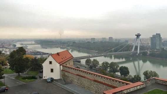 Ausblick auf die Stadt Bratislava an der Donau  