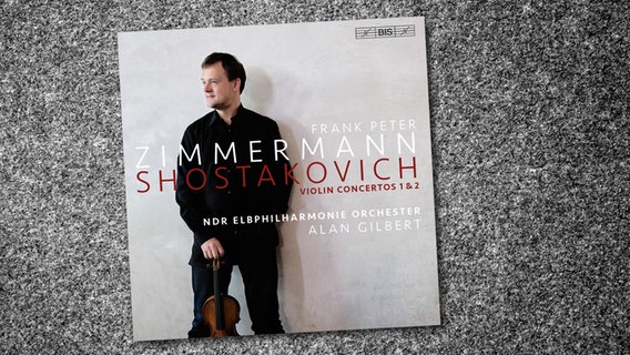 CD-Hülle: Zimmermann spielt Werke von Schostakowitsch. © BIS 