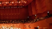 Das NDR Sinfonieorchester und Thomas Hengelbrock auf der Bühne des Seoul Arts Center.  