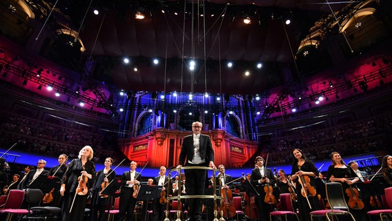 Die NDR Radiophilharmonie bei den BBC Proms 2019 in London © BBC Foto: Chris Christodoulou