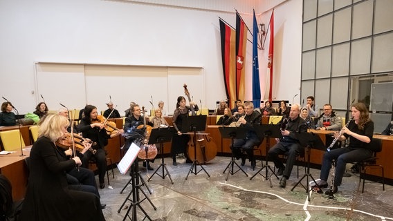 Musiker*innen der NDR Radiophilharmonie spielen beim Neujahrsempfang 2020 der Stadt Hannover © NDR Foto: Christian Burkert