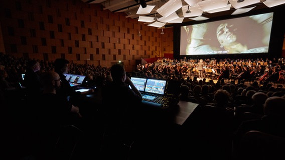 Filmkonzert "Das Parfum" mit der NDR Radiophilharmonie © NDR / Christian Wyrwa Foto: Christian Wyrwa