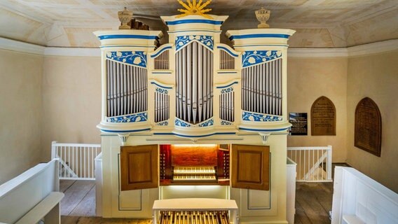 Die historische Orgel in der Kirche von Spornitz. © Heiko Preller 