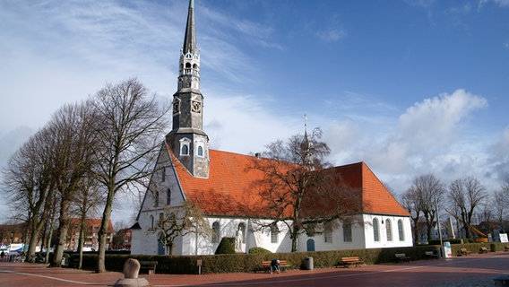 Die St. Jügen Kirche in Heide. © IMAGO / Panthermedia 