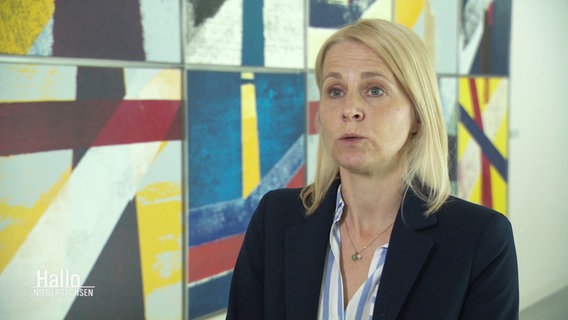 Britta Lüers, Sprecherin des niedersächsischen Kultusministeriums © Screenshot 