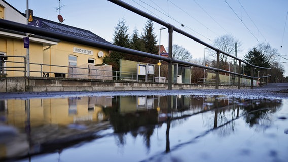Blick auf den Bahnhof in Brokstedt. © picture alliance/dpa Foto: Christian Charisius