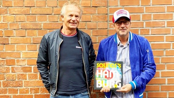 Alf Burchardt (l.) und Bernd Jonkmanns (r.) stehen vor einer Ziegelwand Alf Burchardt (l.) und Bernd Jonkmanns (r.) stehen vor einer Ziegelwand © Bernd Jonkmanns Foto: Bernd Jonkmanns