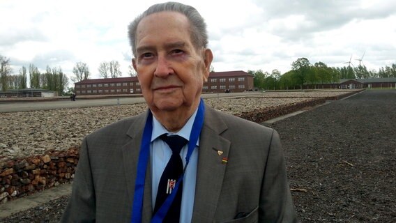 Raymond Gourlin bei der Gedenkstätte Neuengamme © Maiken Nielsen Foto: Maiken Nielsen