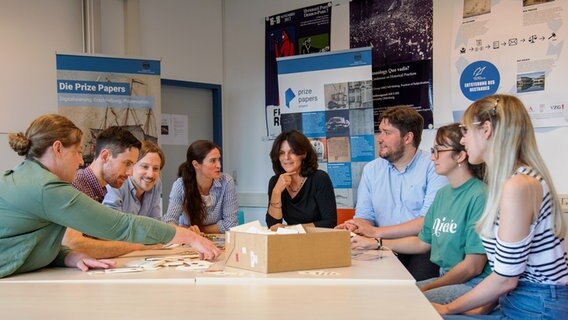 Das Team des Prize Papers Projekts an der Universität in Oldenburg © Prize Papers Project Foto: Universität Oldenburg/Daniel Schmidt