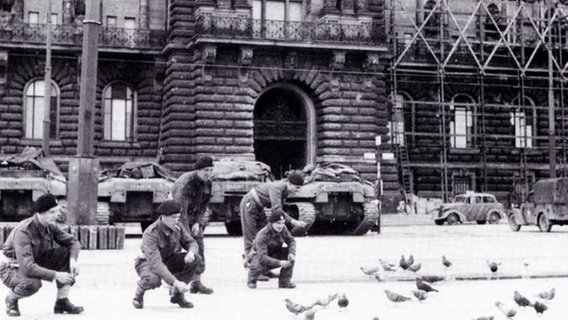 Wie der Zweite Weltkrieg 1945 für Hamburg endete | NDR.de - Geschichte -  Chronologie - Kriegsende