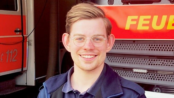 Kjell Listing ist Student in Hamburg und engagiert sich ehrenamtlich bei der Freiwilligen Feuerwehr © Bernhard Koch Foto: Bernhard Koch