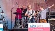 The Rattles auf der Sommertourbühne in Eidelstedt. © NDR Foto: Axel Herzig