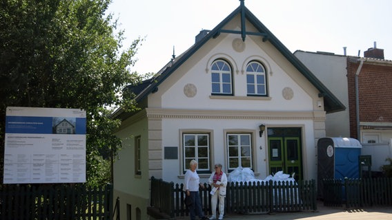Das Elternhaus von Johann Wilhelm Kinau alias Gorch Fock am Finkenwerder Neßdeich © NDR Foto: Petra Volquardsen