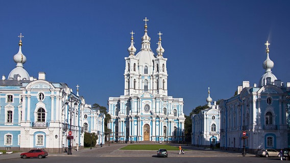 Das Smolny-Kloster in St. Petersburg. © dpa/picture alliance Foto: Raga Jose Fuste