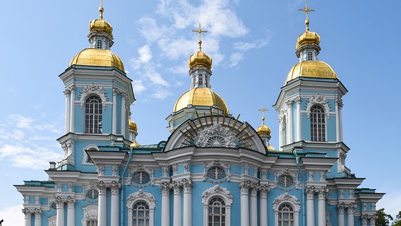 Die Nicolaikirche in St. Petersburg. © dpa/picture alliance Foto: KUNZ / Augenklick