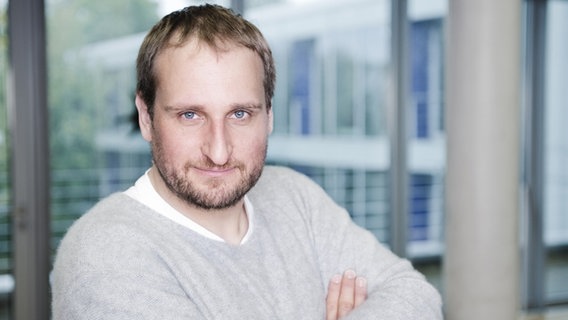 Der NDR 90,3 Autor und Moderator Daniel Kaiser © NDR 