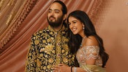 Anant Ambani, Sohn des reichsten Mann Asiens,  und seine Braut Radikha Merchant © picture alliance / ZUMAPRESS.com | Ashish Vaishnav Foto: Ashish Vaishnav