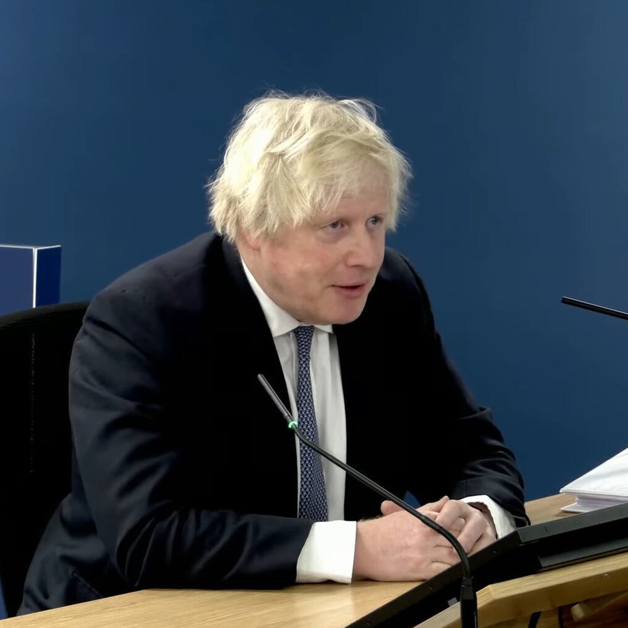 Ein Bildausschnitt aus dem Live-Stream des britischen Covid-19-Untersuchungsausschuss, bei dem Boris Johnson, ehemaliger Premierminister von Großbritannien, im Dorland House im Rahmen der zweiten Untersuchung aussagt. Dem konservativen Politiker wird ein chaotischer Kurs während der Pandemie vorgeworfen. © picture alliance/dpa/PA Media | Uk Covid-19 Inquiry Foto: n.n.