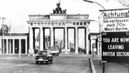 Zonengrenze am Brandenburger Tor 1958 © akg-images / picture alliance 