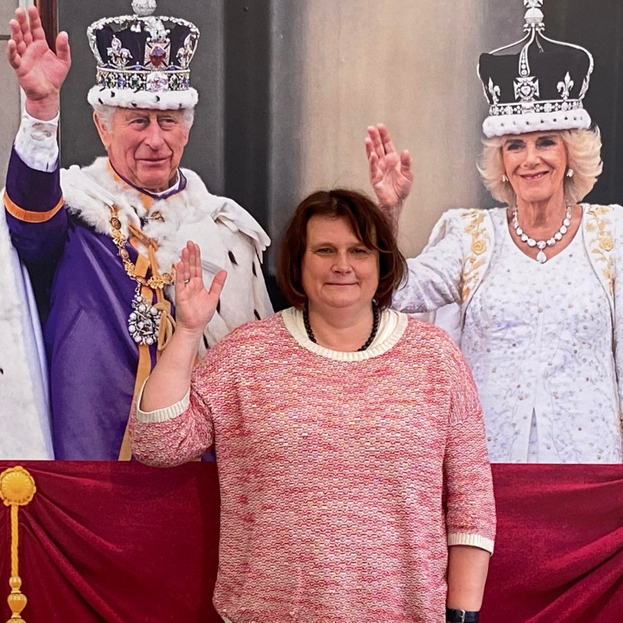 London Korrespondentin Gabi Biesinger im Buckingham Palast © NDR Foto: Gabi Biesinger