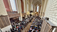 In der Stiftskirche in Bützow wird am 4.5.2025 ein Gottesdienst abgehalten. © David Pilgrim Foto: David Pilgrim