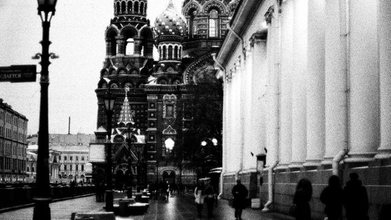 Die "Blutskirche" - eines der vielen hoch aufwändig renovierten Gebäude.  Foto: David Diwiak