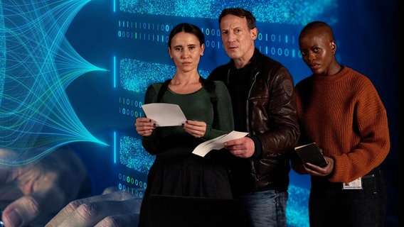 Das Cover zum Tatort "Im Wahn". © NDR/O-Young Kwon/Sabrina Raap Foto: O-Young Kwon/Sabrina Raap