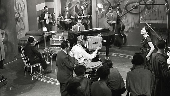 Fernsehproduktion "Spiel mit dem Glück" - am 07.06.1953, Studioaufnahme. © NDR 