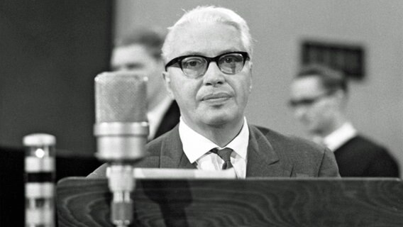 Hans Gertberg übernahm 1951 die Jazzredaktion. Leiter des "NDR Jazzworkshop". © NDR/Annemarie Aldag 