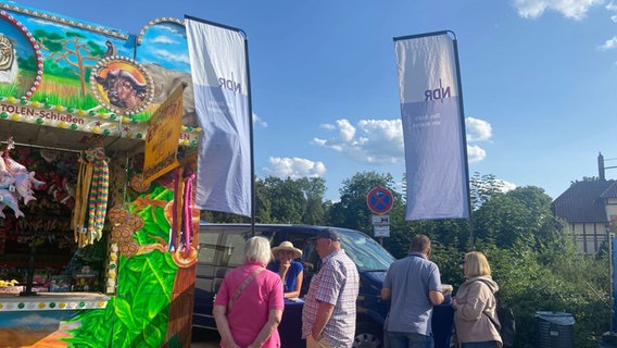 Der DialogBus beim Schützenfest in Celle am 18.07. © NDR Foto: NDR