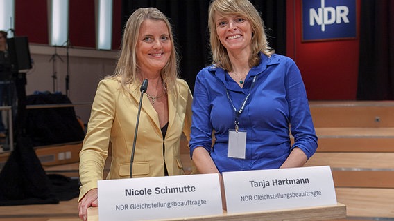 Nicole Schmutte und Tanja Hartmann © NDR/Cordula Kropke Foto: Cordula Kropke