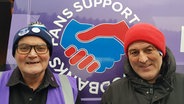 Die Gründer von "Fans Supporting Foodbanks" Dave Kelly (li, FC Everton) und Ian Byrne (re, FC Liverpool) © ARD Studio Londo Foto: Imke Köhler