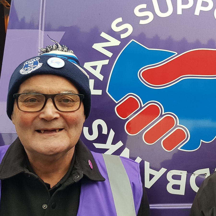 Die Gründer von "Fans Supporting Foodbanks" Dave Kelly (li, FC Everton) und Ian Byrne (re, FC Liverpool) © ARD Studio Londo Foto: Imke Köhler