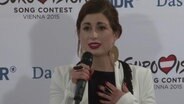 Ann Sophie spricht auf der Pressekonferenz nach ihrem Sing bei "Unser Song für Österreich".  