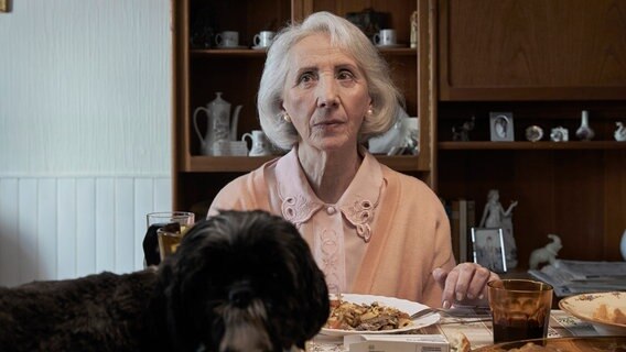 Verbreitet Eiseskälte: Marianas Mutter Marisa (Mabel Rivera). © Lucia Faraig 