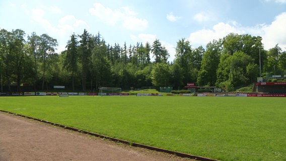 Das Fußballfeld des TSV Barsinghausen. © Screenshot 