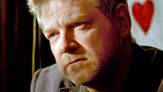 Wallander (Kenneth Branagh) kommt nicht voran. © NDR/Degeto/Yellow Bird 