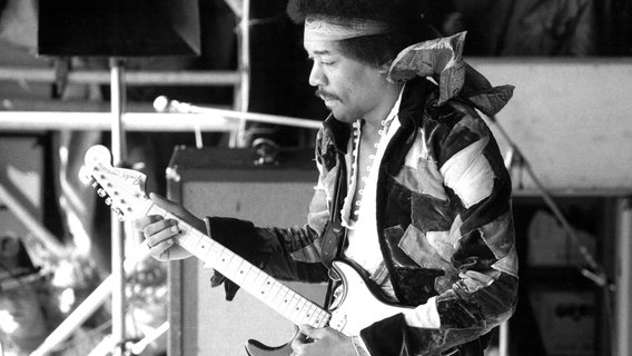 Sein letzter großer Auftritt war auf der Ostseeinsel Fehmarn: Superstar Jimi Hendrix. © NDR/ECO Media/Getty Images/Michael Ochs Archives 