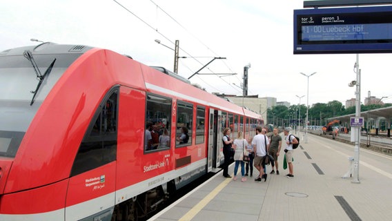 Nach kurzem Aufenthalt in Stettin fährt der RE 4 zurück nach Lübeck. © NDR/Video Magic 