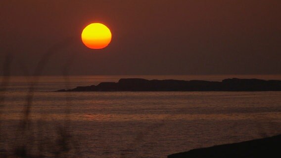 Sonnenuntergang über den Schären. © NDR 