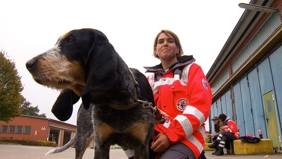 Silke Ahlquist und Alizee haben die Aufnahmeprüfung bestanden. © NDR/5ǀ14 FILM 
