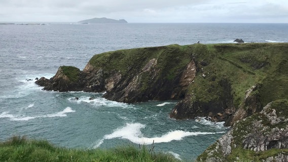 Die bekanntesten Steilklippen Irlands: die Cliffs of Moher. © NDR/HR/Nathaly Janho 