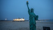 "Liberty Island Usedom": Unter diesem Motto stand der Besuch des New York Philharmonic Orchestra © NDR/Geert Maciejewski 