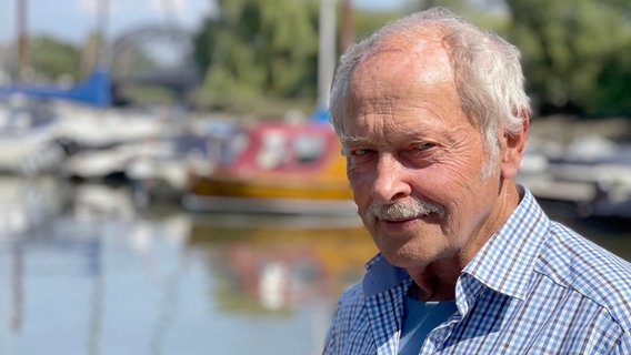 80 Jahre alt und immer noch aktiv, Peter Knief. © NDR/ADAMfilm 