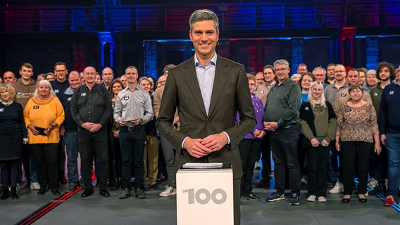 Moderator Ingo Zamperoni in der Lokhalle in Göttingen. © NDR/Axel Herzig 