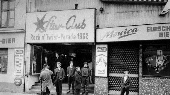 Die Gebrüder Fascher gründen Anfang der 60er den „Star-Club" als erste Adresse für jugendliche Tanzmusik. Die Bands, die sie buchen – allen voran die damals unbekannten Beatles aus Liverpool – werden zu Superstars. © NDR/Neopol Film 